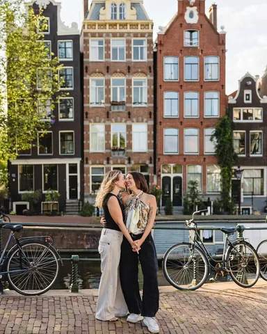 27travels Instagram post about Amsterdam travel photography