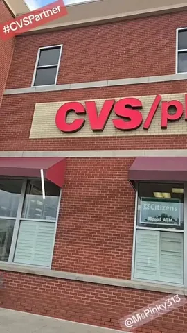 313queenpinky Instagram post about Summer skincare shopping