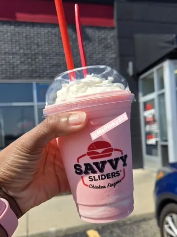313queenpinky Instagram post about Milkshake experience