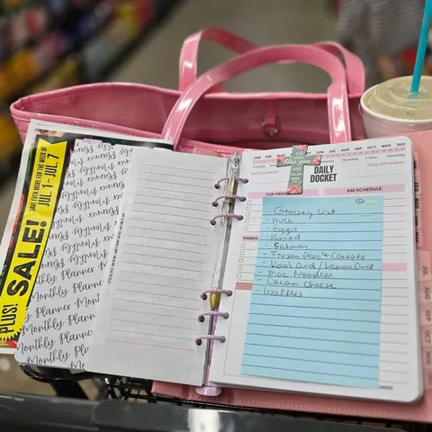 313queenpinky Instagram post about Planner showcase