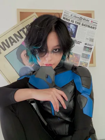 39daph Instagram post about Nightwing cosplay