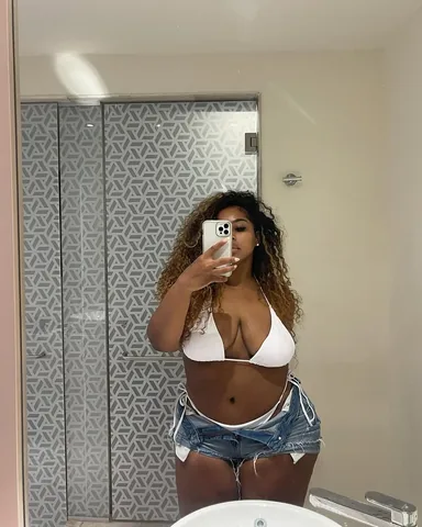 aaliyahprincesss Instagram post about Travel photography