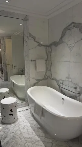 aaliyahprincesss Instagram post about Travel beauty experience