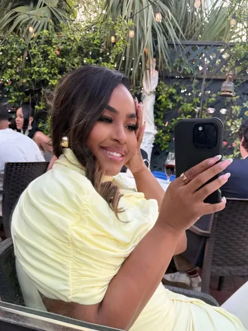 AP 🇧🇸 Instagram post thumbnail