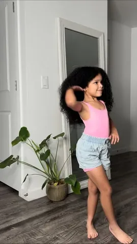 aariahmichelle Instagram post about Streetwear fashion
