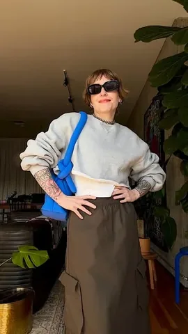 abbyontheinternet Instagram post about Airport outfit styling