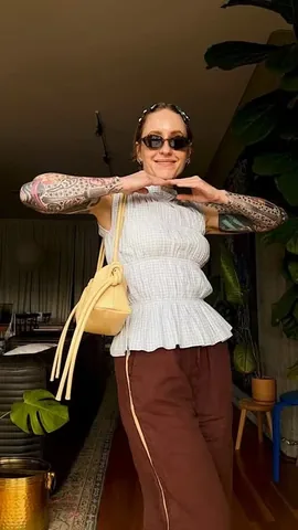 abbyontheinternet Instagram post about Personal outfit mishap