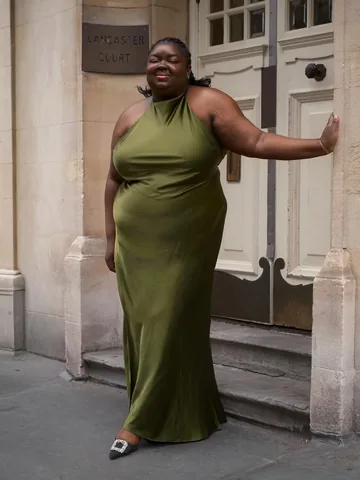 abimarvel Instagram post about Moss green outfit styling