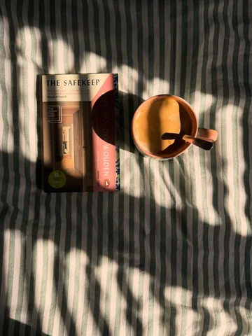 Abbie 📚🏳️‍🌈 Instagram post thumbnail