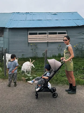 aimeesong Instagram post about Family travel in Niseko