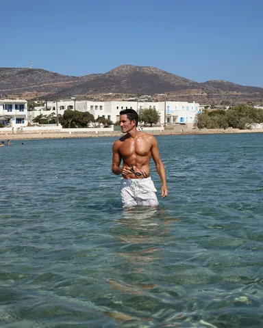 albertoortizrey Instagram post about Fashion and travel