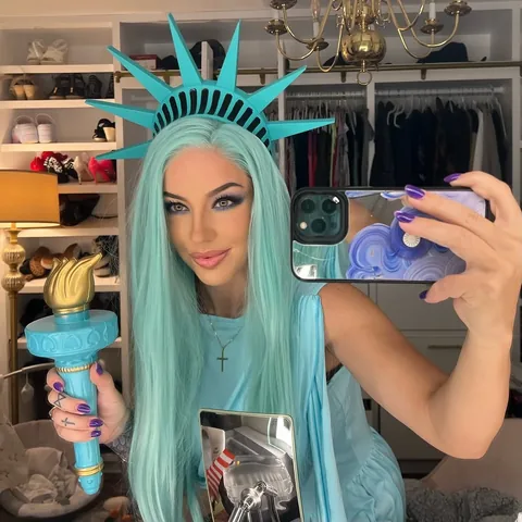 alex_zedra Instagram post about Independence Day