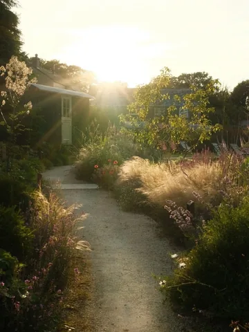 alice_tate Instagram post about Cottage Orne accommodation