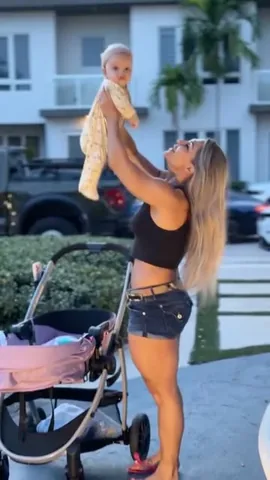 alionacri Instagram post about Motherhood