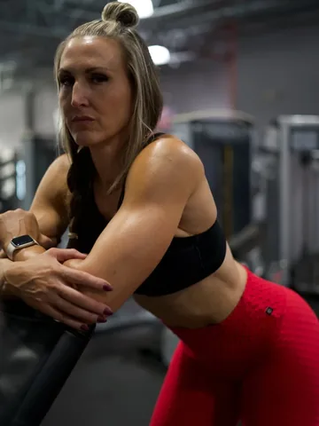 alisha_fit_fine Instagram post about Maintaining routines during difficult times