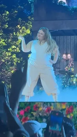 amandalacount Instagram post about Tour performance