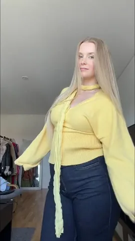 amandasvalin Instagram post about Autumn fashion
