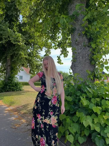 amandasvalin Instagram post about Seasonal fashion transition