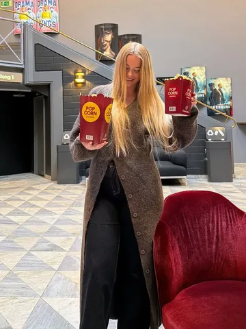 amandasvalin Instagram post about Film review