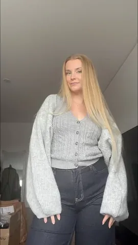 amandasvalin Instagram post about Secondhand fashion