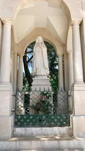 amotherslace Instagram post about Marriage and family in Catholic teaching