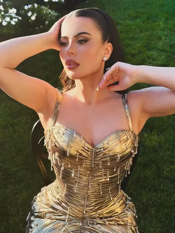 amrezy Instagram post about Fashion