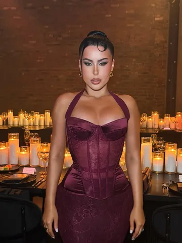 amrezy Instagram post about Fashion