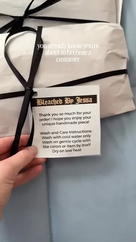 amylubrecht Instagram post about Small business support