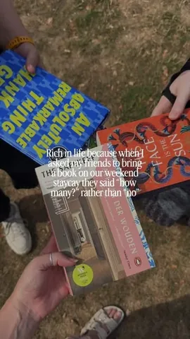 amysbookshelf Instagram post about Book community