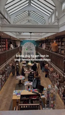 amysbookshelf Instagram post about Bookish style and identity