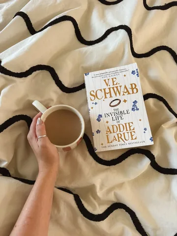 amysbookshelf Instagram post about The Invisible Life of Addie LaRue review