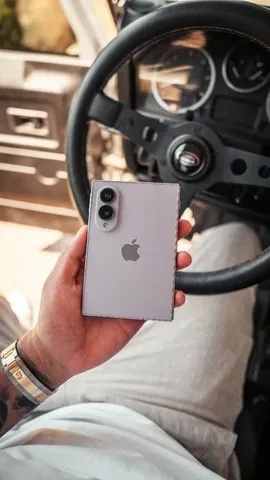 andresvidoza Instagram post about Foldable phone comparison