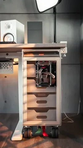 andresvidoza Instagram post about Airplane styled desk drawers