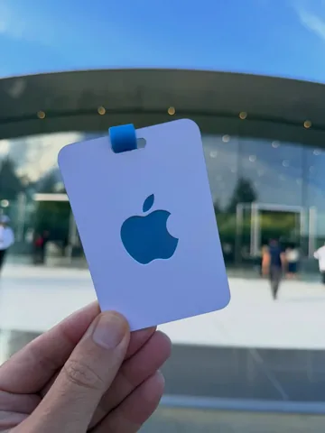 andru Instagram post about Apple product launch