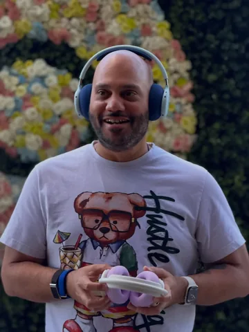andru Instagram post about Beats 360 headphones