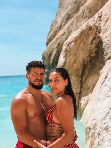 anisandmad Instagram post about Zakynthos boat trip