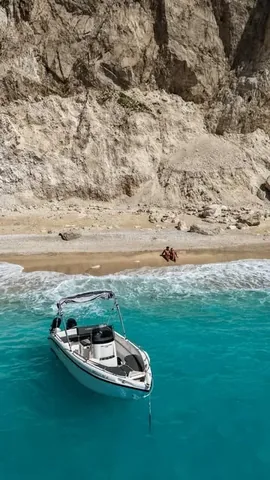 anisandmad Instagram post about Zakynthos boat rental