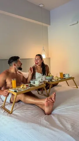 anisandmad Instagram post about Castelli Hotel review