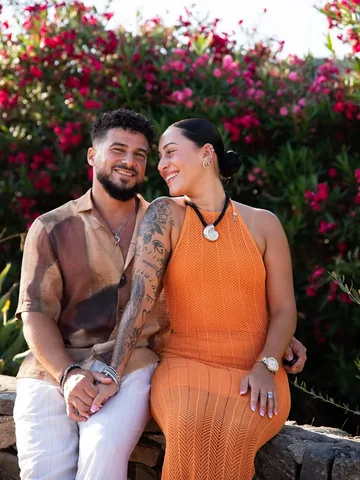 anisandmad Instagram post about Couple summer evening
