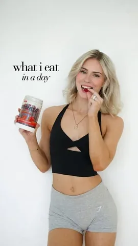 Annabel Lucinda Instagram post thumbnail