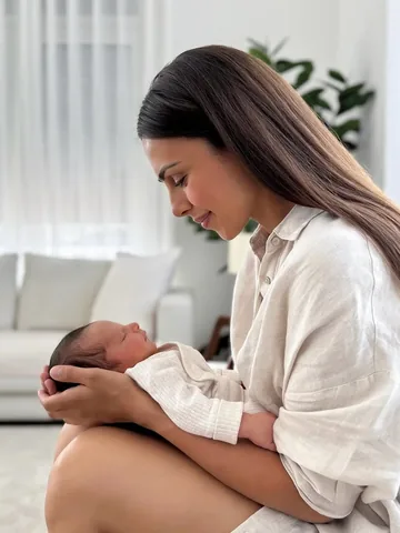 anniejaffrey Instagram post about Unexpected home birth