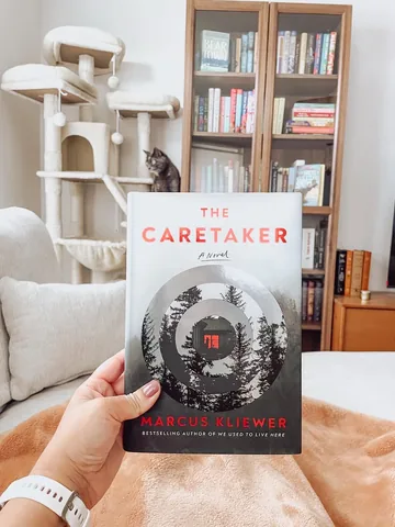 a_pucking_bibliophile Instagram post about Horror and psychological thriller review