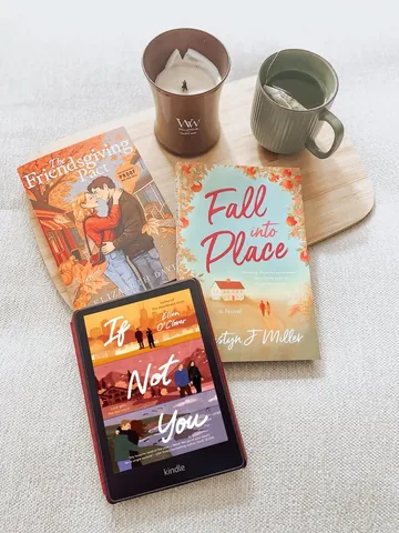 a_pucking_bibliophile Instagram post about Seasonal book recommendations
