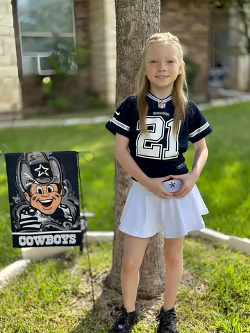 ariah_charlotte14 Instagram post about American football fandom