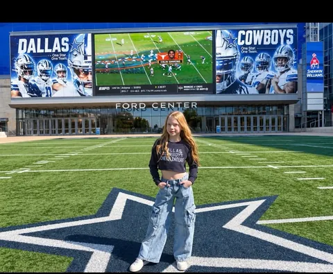 ariah_charlotte14 Instagram post about American football fandom