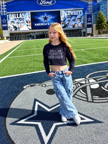 ariah_charlotte14 Instagram post about American football fandom