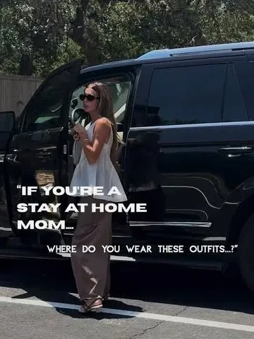 ashbrooke Instagram post about Stay at home motherhood
