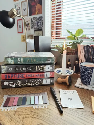 ashleighjadereads Instagram post about Historical fiction library haul