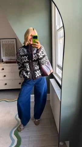 ashley.dainty Instagram post about Autumn fashion