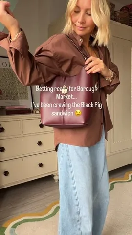 ashley.dainty Instagram post about London food outing